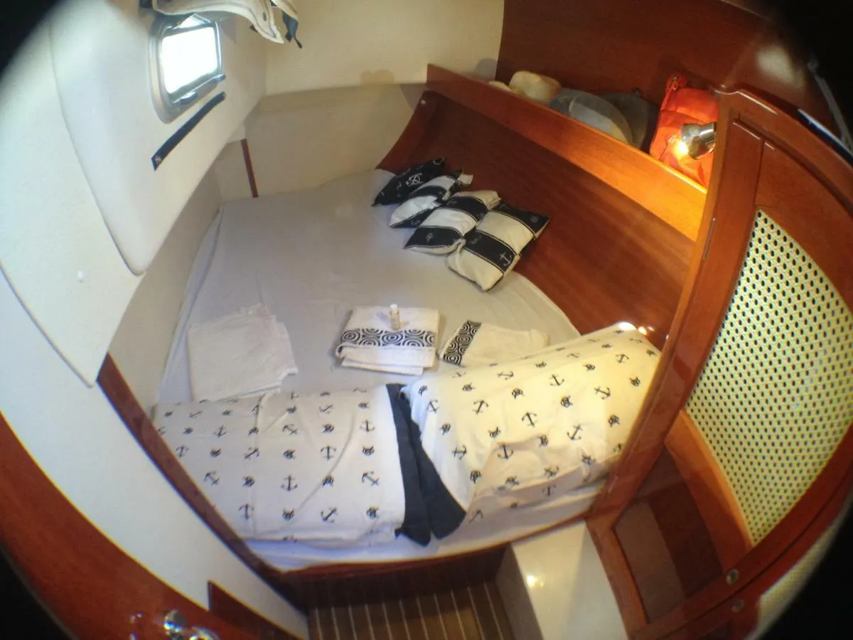Cavallino Luxury House Boat Hotel Italy